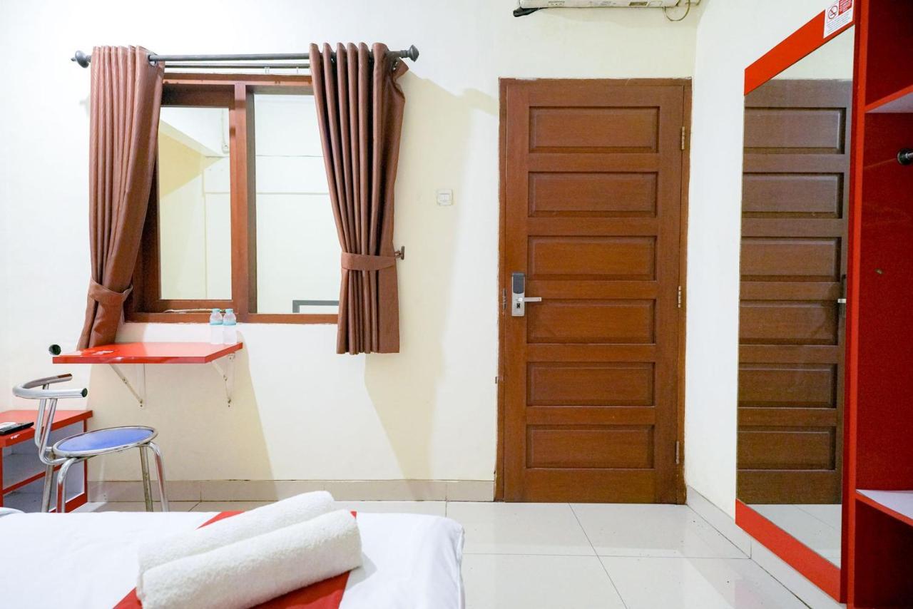 Reddoorz At Buah Batu 5 Hotell Bandung Eksteriør bilde