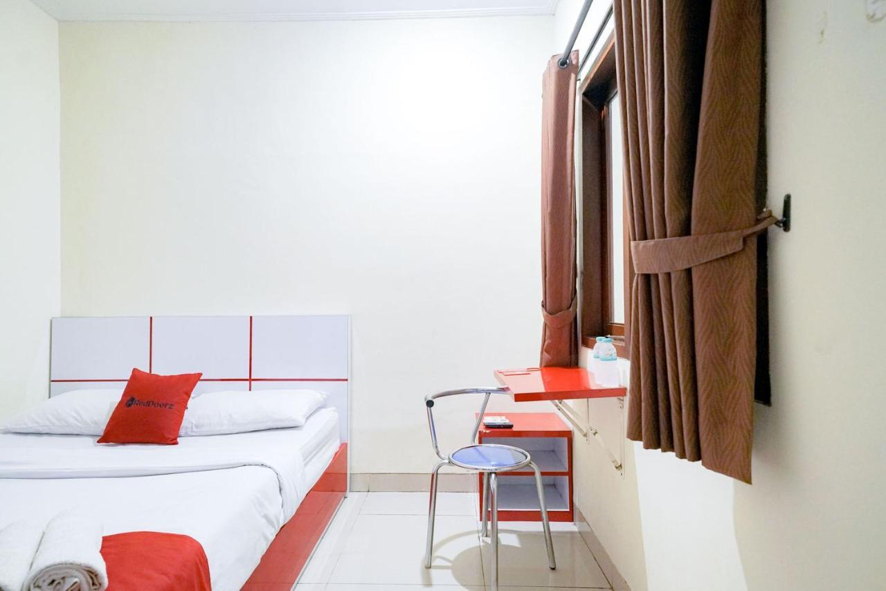 Reddoorz At Buah Batu 5 Hotell Bandung Eksteriør bilde